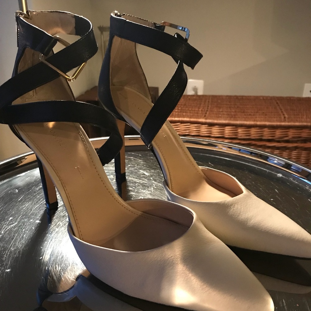 Banana Republic black and cream heels